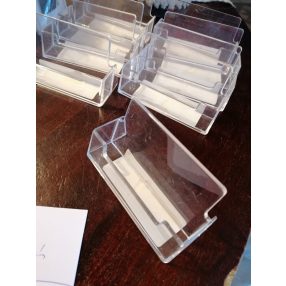 Víztiszta névjegykártya tartó