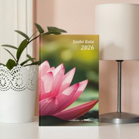   Tavirózsa sablon | Egyedi névvel 2026-os keménytáblás határidőnapló A/5 napi beosztású