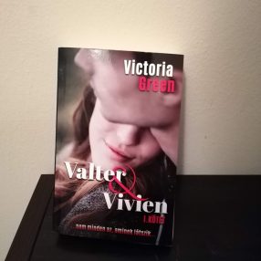 Puhatáblás könyv: Victoria Green: Valter&Vivien I. kötet