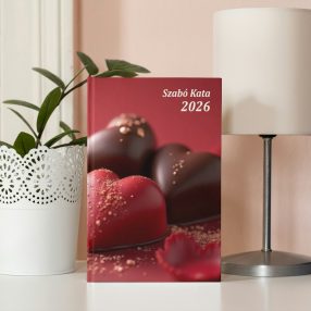   Szíves sablon | Egyedi névvel 2026-os keménytáblás határidőnapló A/5 napi beosztású